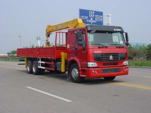 出口重汽隨車(chē)吊