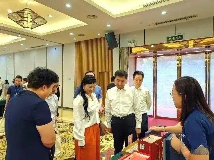 【協(xié)會(huì )動(dòng)態(tài)】2023年“黃河口農品”（深圳）推介會(huì )暨山東·東營(yíng)現代農業(yè)投資說(shuō)明會(huì )在深圳成功舉辦，我會(huì )秘書(shū)長(cháng)黃愛(ài)應邀出席并致辭